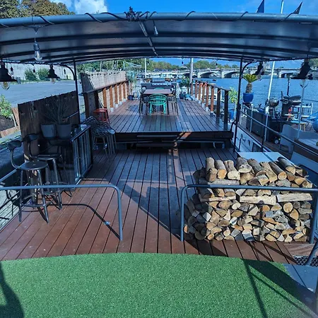 Apartament Parisiandaydreamhouseboat Paryż