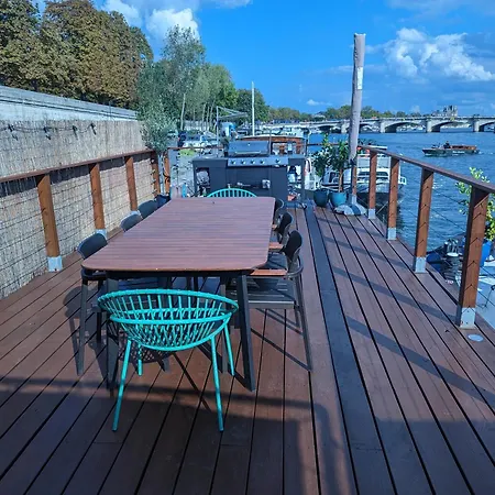 Parisiandaydreamhouseboat Parigi