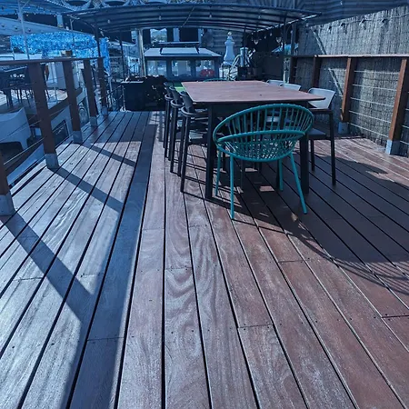 Apartman Parisiandaydreamhouseboat *